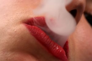 smokingbeauty1.jpg
