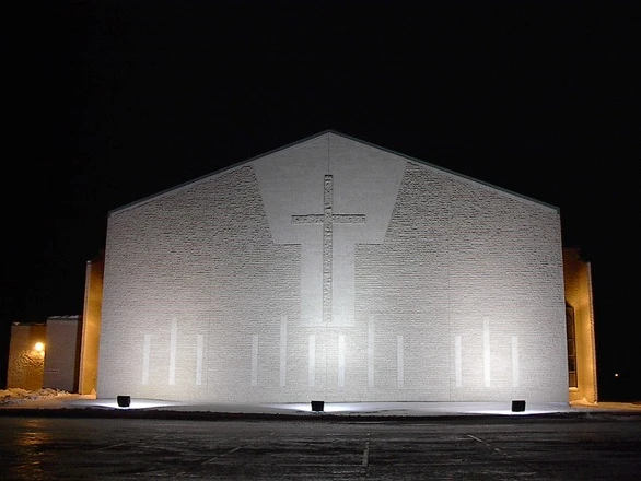curch-at-night-1441695.jpeg